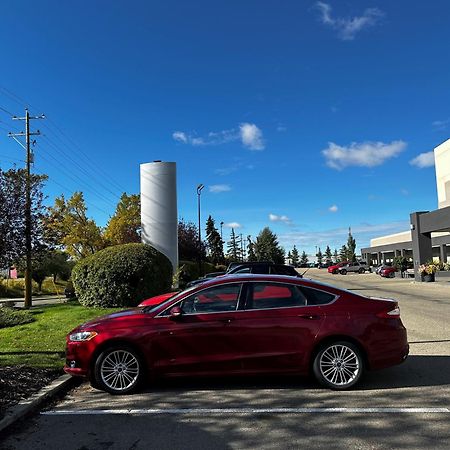 Ihotel & Conference Centre Red Deer Exterior photo