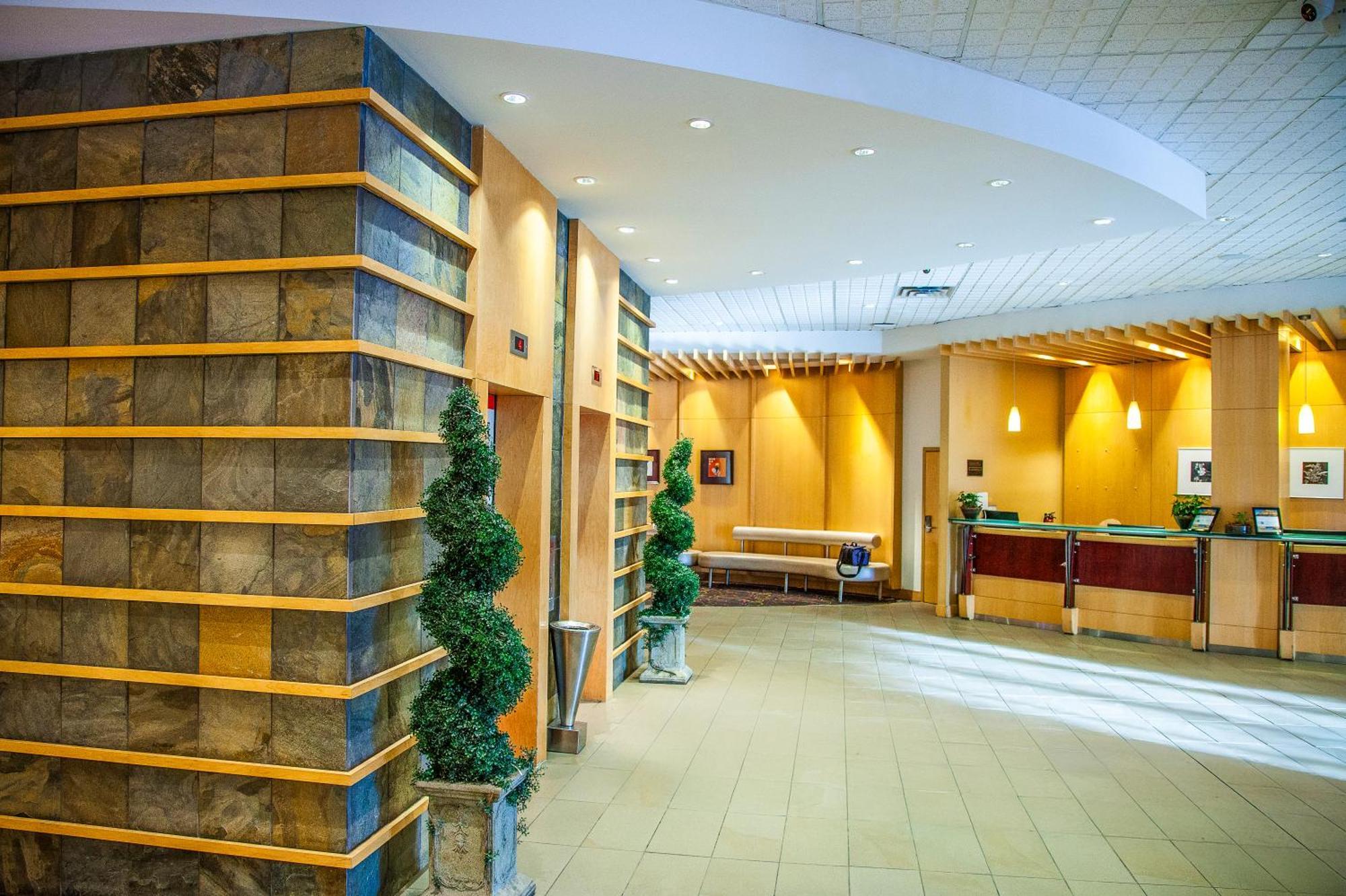 Ihotel & Conference Centre Red Deer Exterior photo