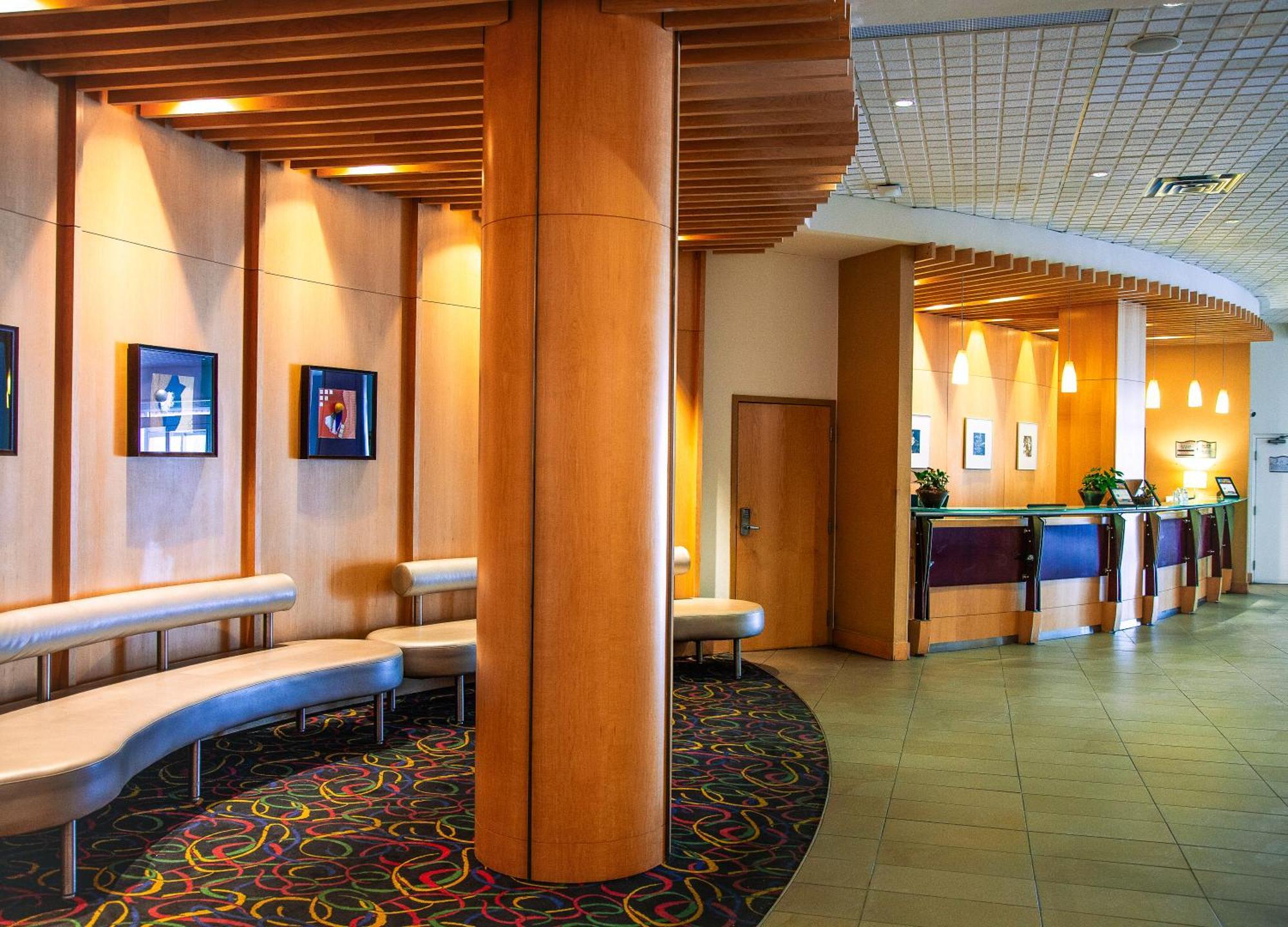 Ihotel & Conference Centre Red Deer Exterior photo