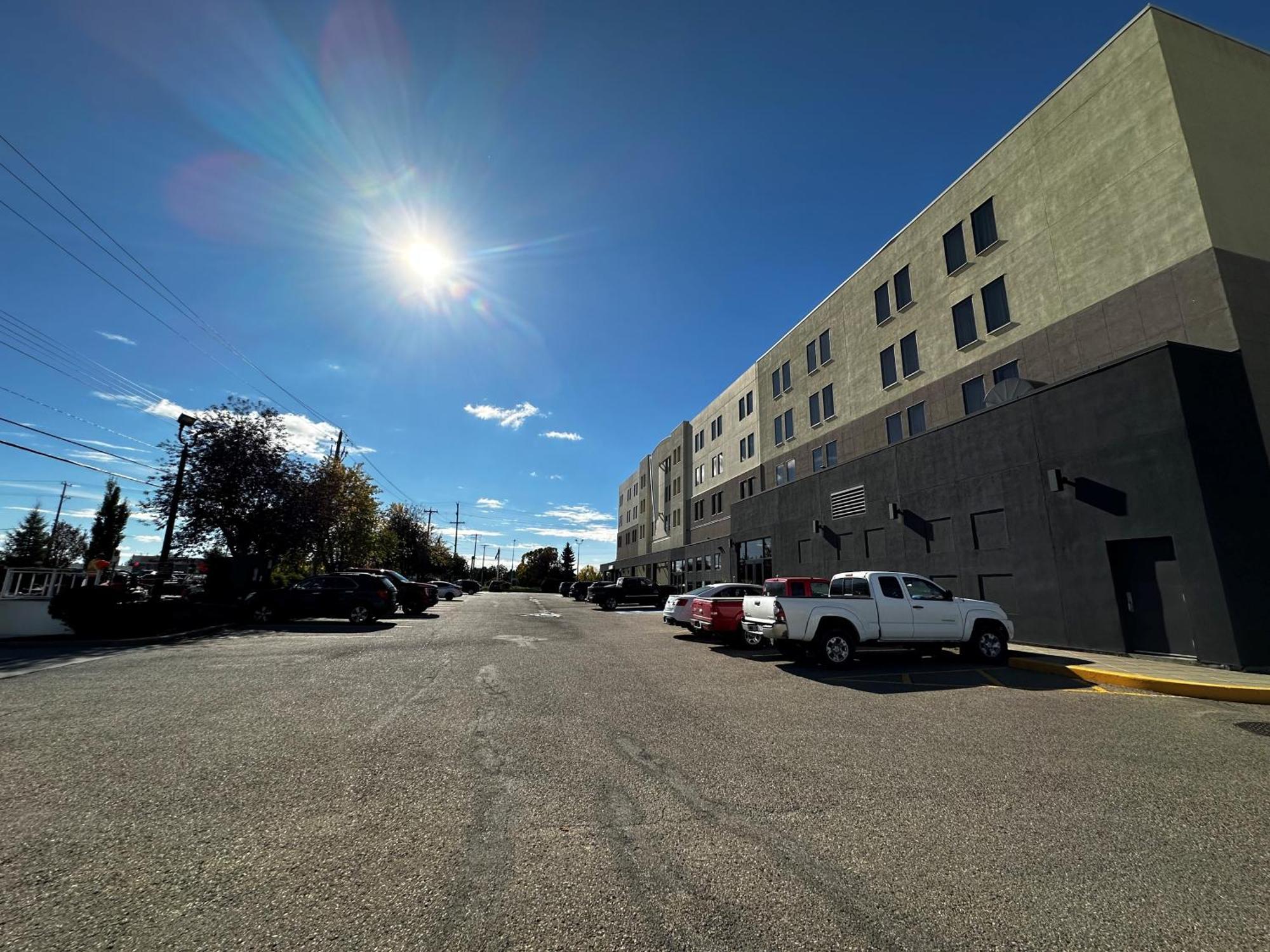 Ihotel & Conference Centre Red Deer Exterior photo