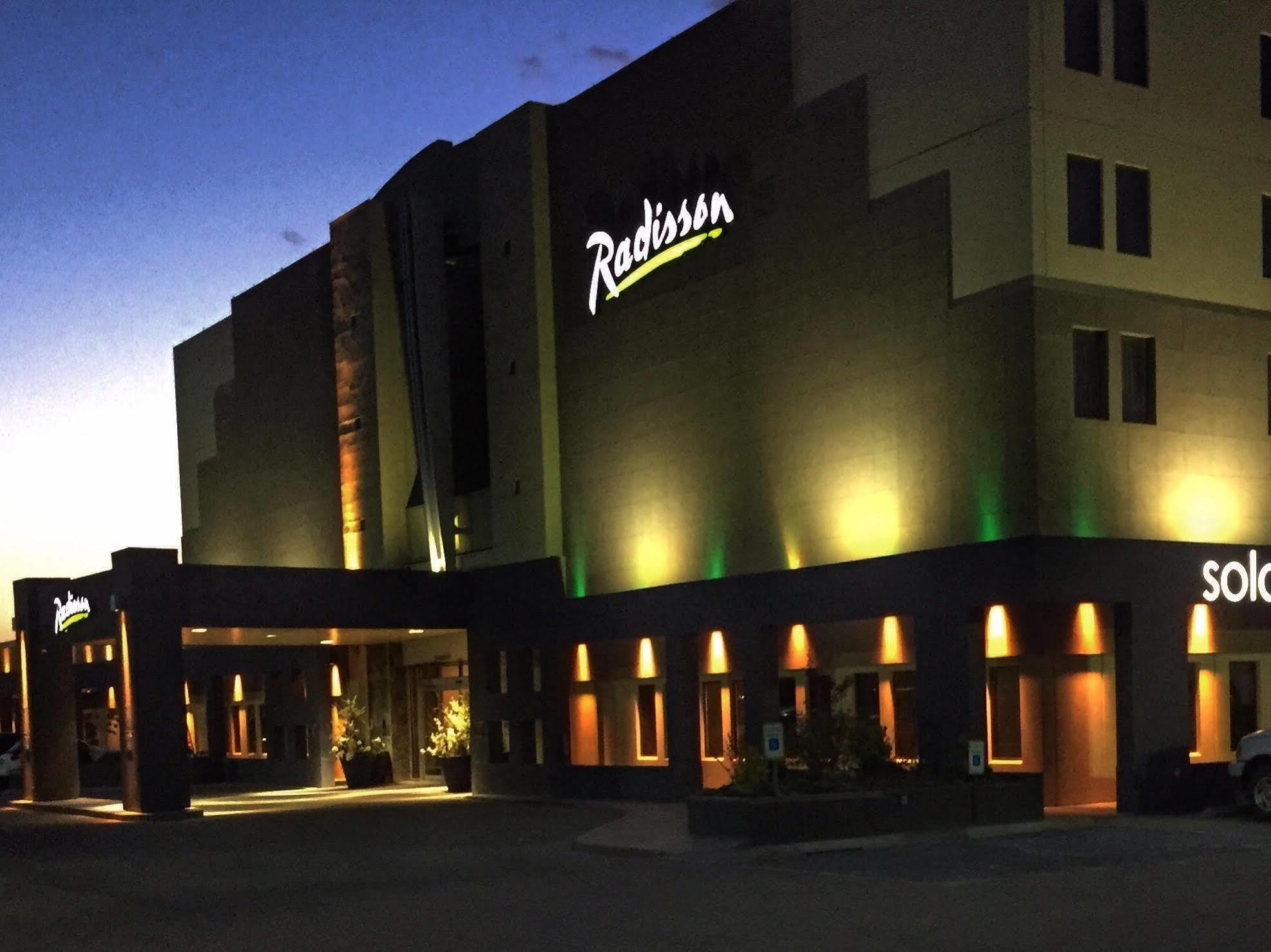 Ihotel & Conference Centre Red Deer Exterior photo